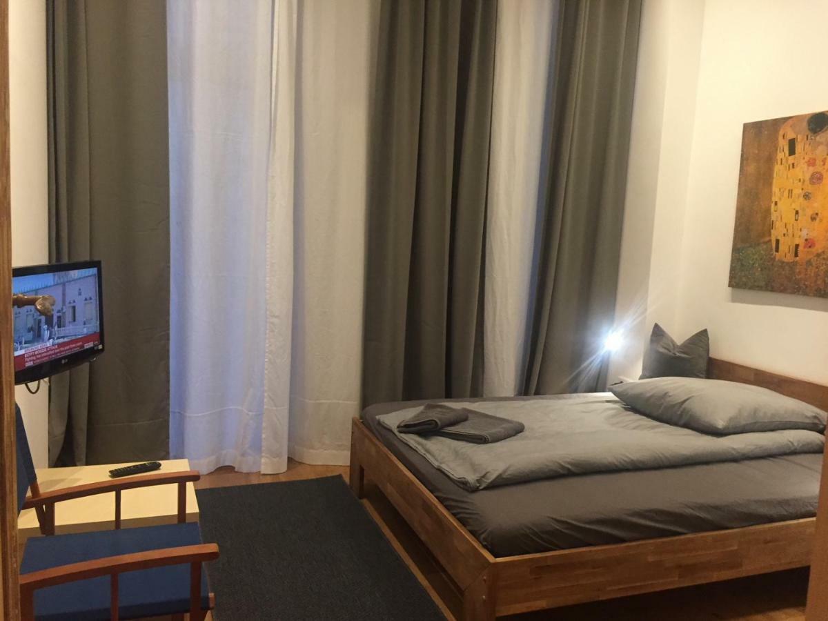 City-Apartment Berlin Charlottenburg Luaran gambar
